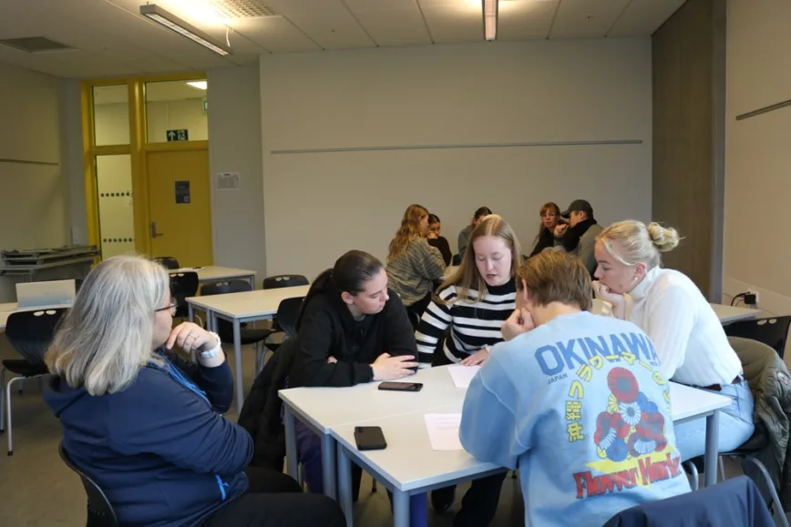 Studentene selv gleder seg til å få dra i praksis og komme i gang med barnehageadopsjon.